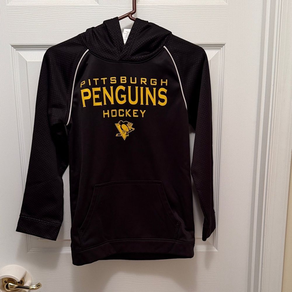 NHL Black and Yellow Pittsburgh Penguins Hoodie Youth Size (12/14)